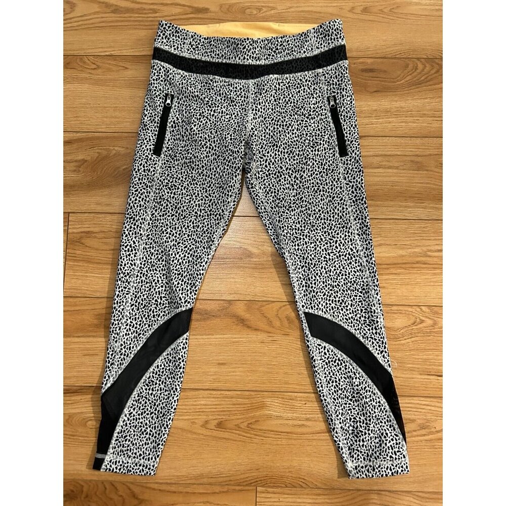 💗 LULULEMON Inspire Tight II Leggings Size 8 Miss Mosaic White Black Crop EEUC